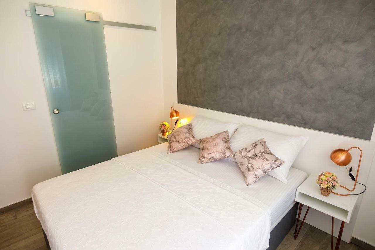 Rose Gold & With Balcony Gjestgiverier 3*