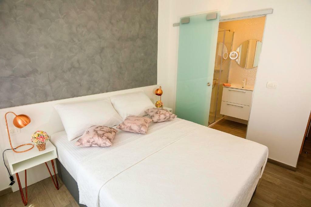 Gjestgiverier Rose Gold & With Balcony 3*